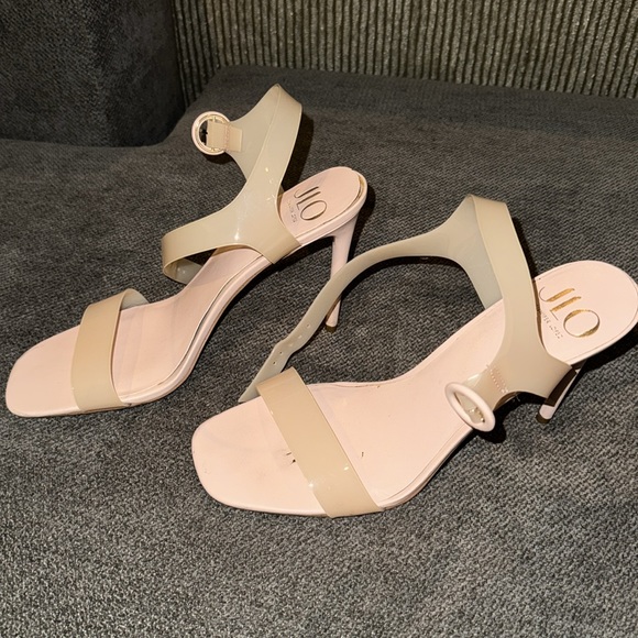JLO Heels 10 - Picture 2 of 3